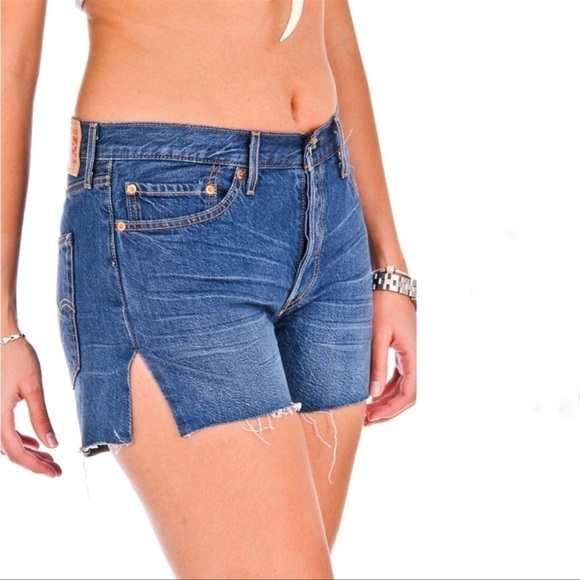 Levi's 501 Jean Shorts Side Slit Raw Hem Size 30 - Picture 1 of 14
